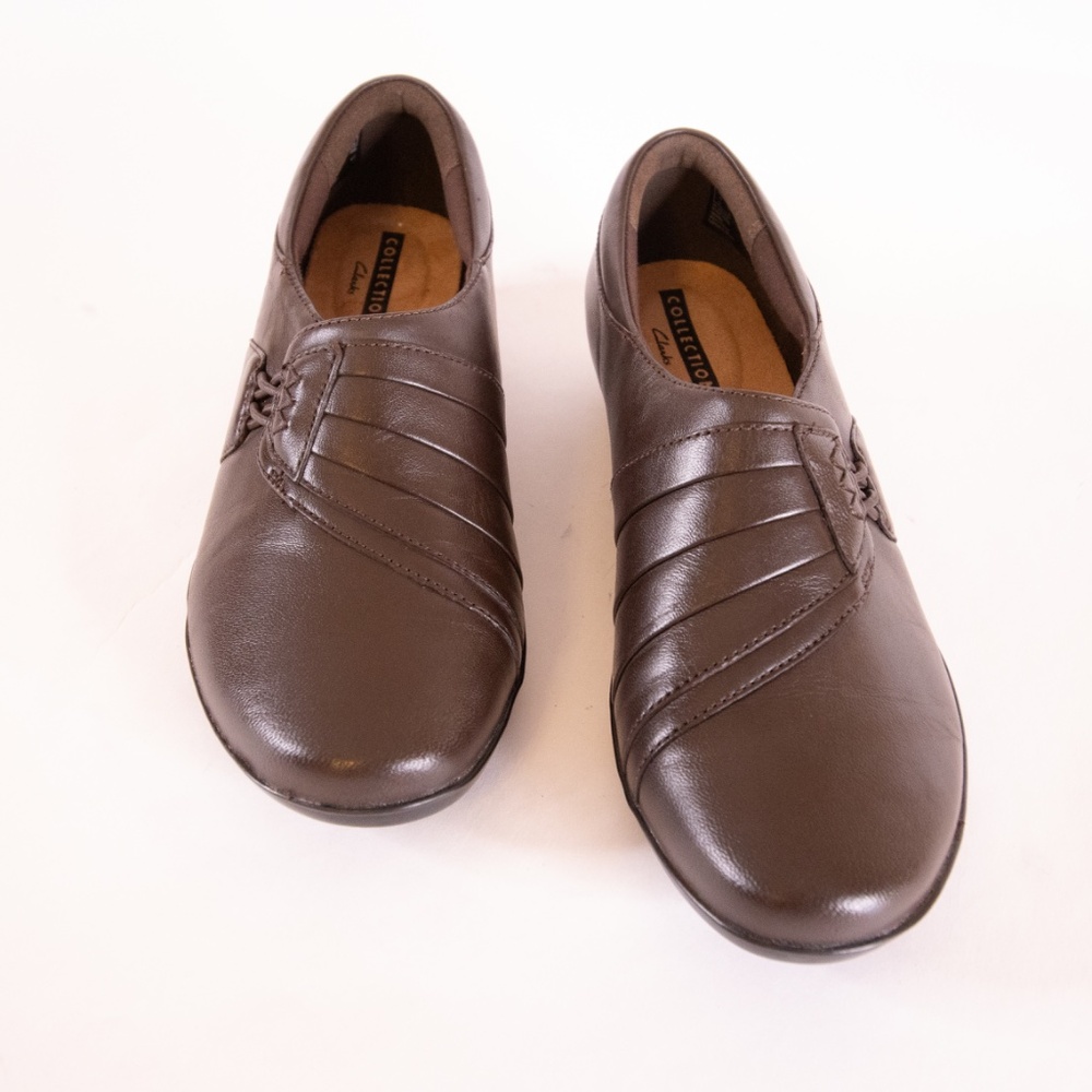 EUC Clarks Collection Soft Cushion Brown Leather Everlay Iris Wedge Loafers.